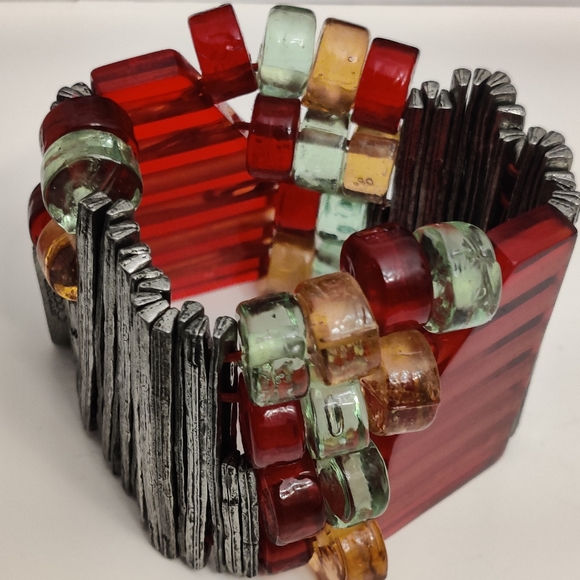 Gorgeous Anne Marie Chagnon Statement Bracelet - Picture 2 of 14